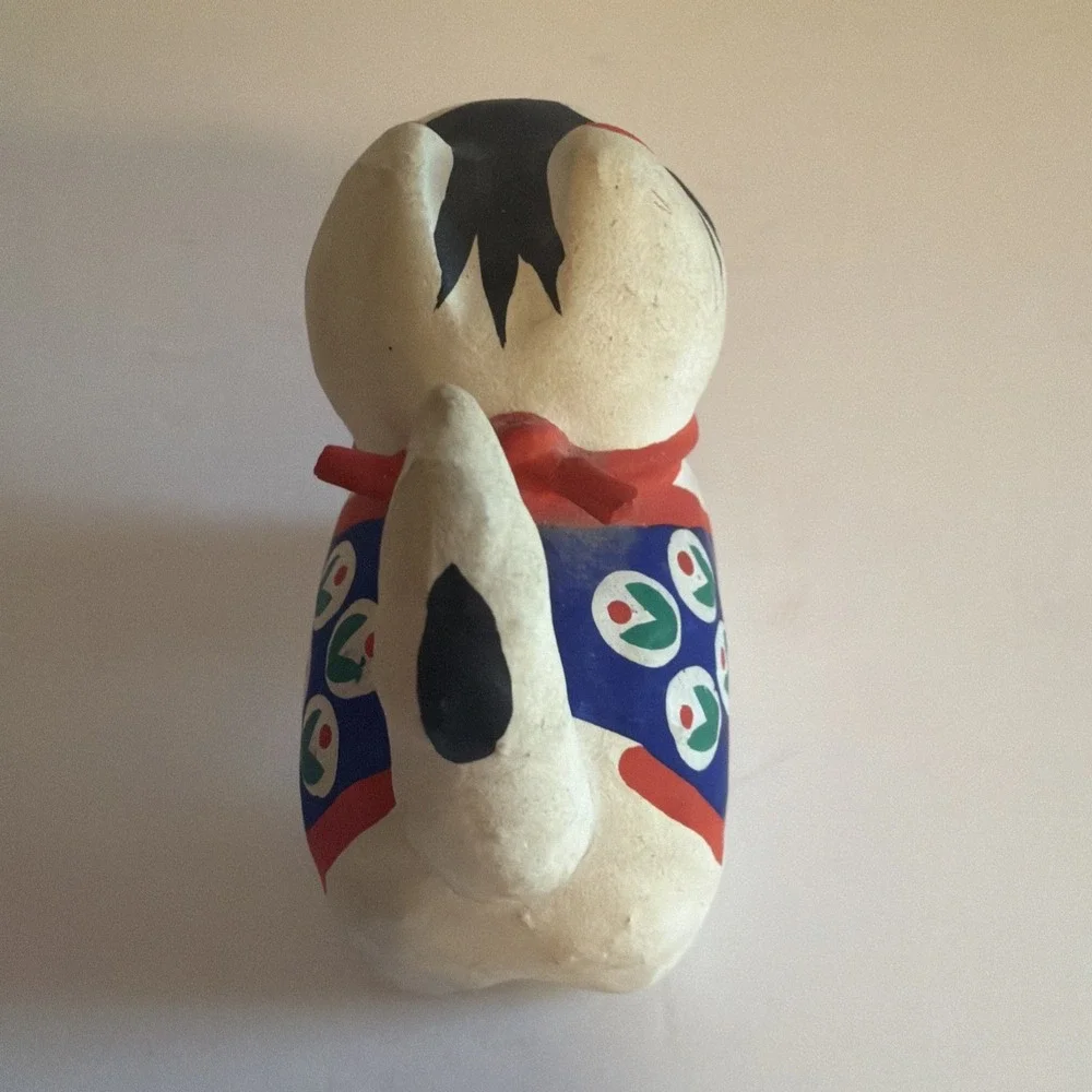 Japanese lucky‎ cat papier-mâché (hariko) figurine